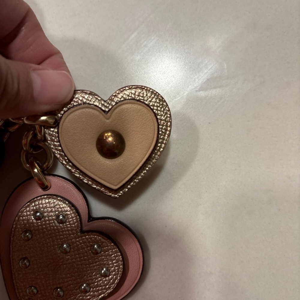 Coach Heart Keychain - Picture 2 of 4